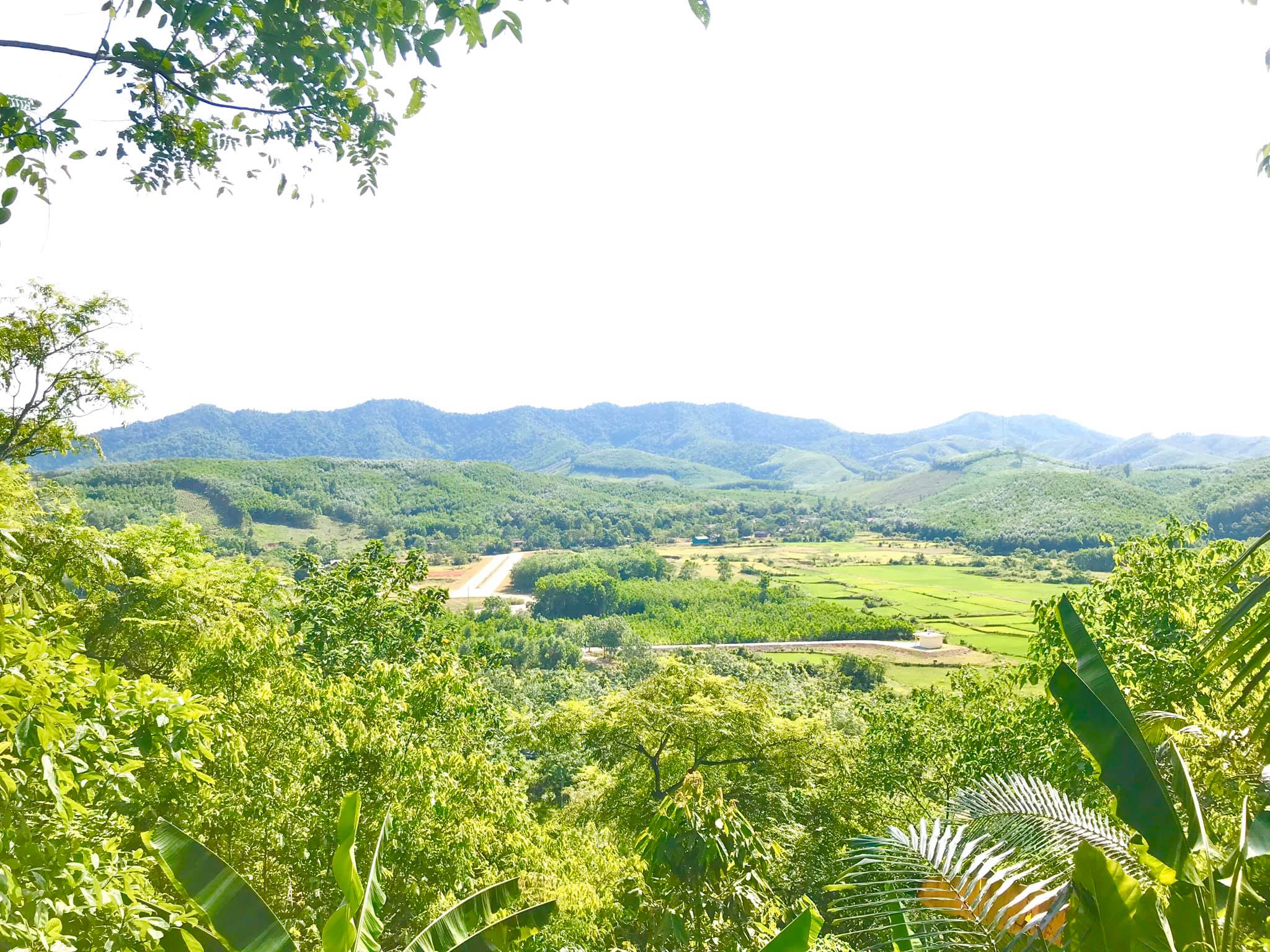 Hang Lèn Hà nhìn từ trên cao